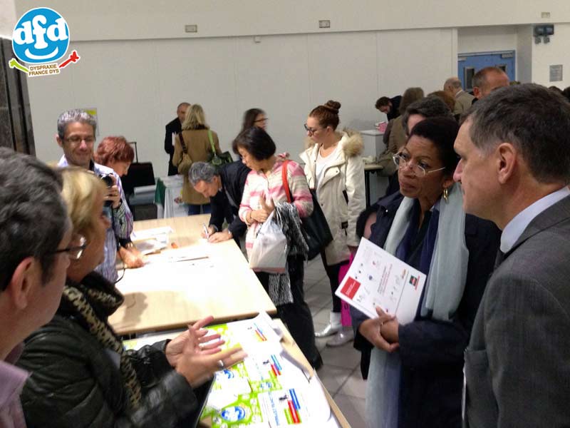 Mme George Pau-Langevin au stand de DFD