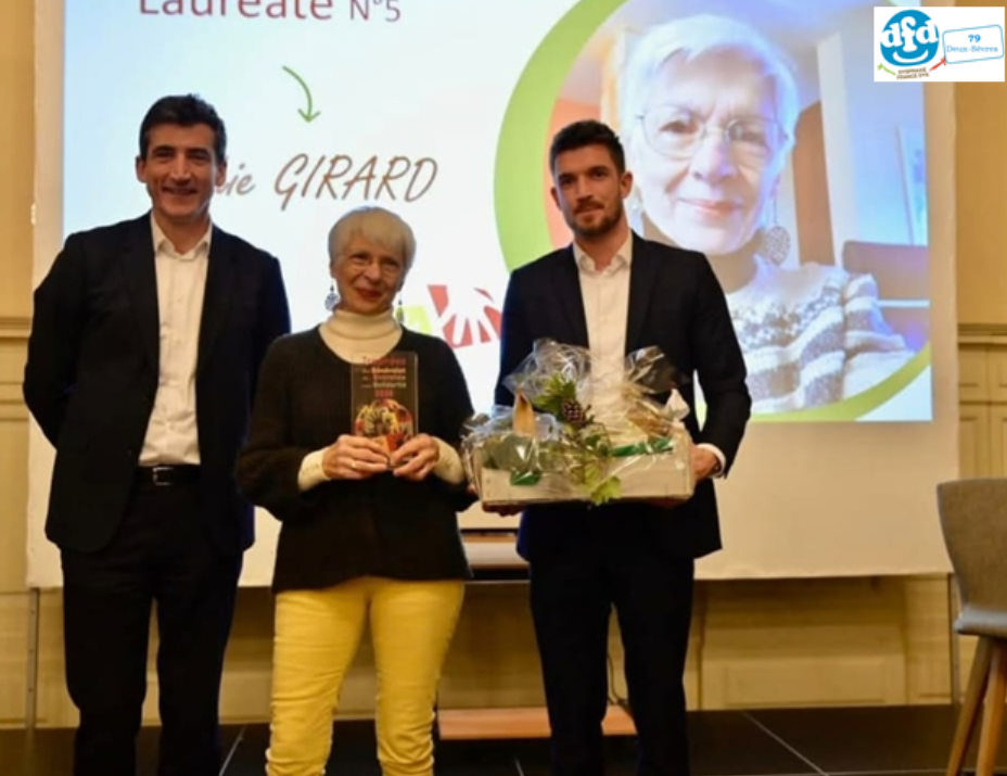 DFD 79 mis à l'honneur, recevant son prix